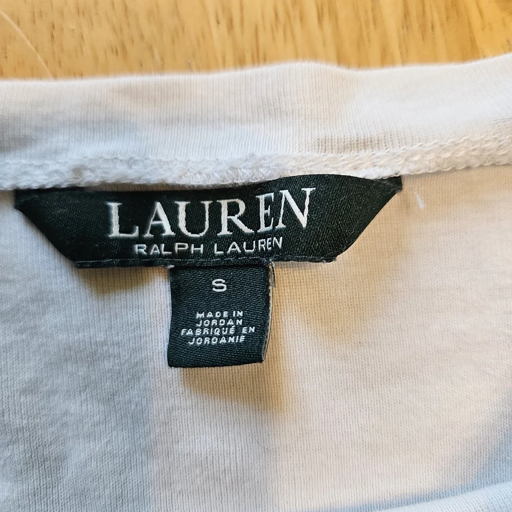 Tommy Hilfiger Mint Green Tee With Heart Emblem - Picture 5 of 11